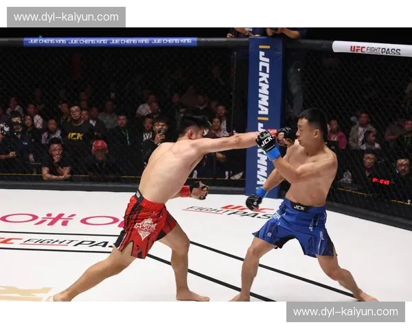 MMA首发:走进擂台的第一步,见证力量与精神的崛起 MMA首发:走进擂台的第一步,见证力量与精神的崛起